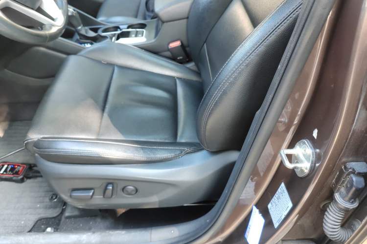 Used Hyundai Tucson 2018 1.6T Dual-Clutch Two-Wheel Drive 15th Anniversary Special Edition Left Front Seat