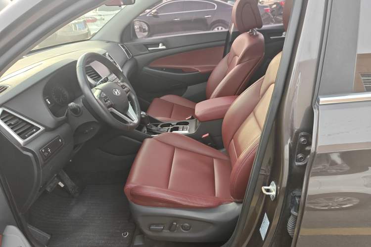 Used Hyundai Tucson 2018 1.6T Dual-Clutch Two-Wheel Drive 15th Anniversary Special Edition Left Front Seat