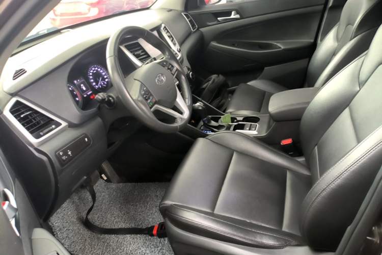 Used Hyundai Tucson 2018 1.6T Dual-Clutch Two-Wheel Drive 15th Anniversary Special Edition Left Front Seat