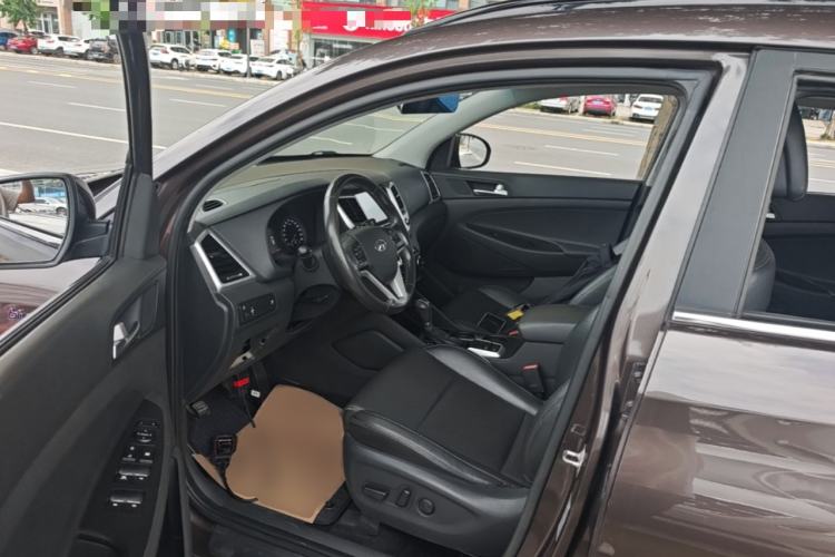 Used Hyundai Tucson 2018 1.6T Dual-Clutch Two-Wheel Drive 15th Anniversary Special Edition Left Front Seat