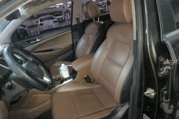 Used Hyundai Tucson 2018 1.6T Dual-Clutch Two-Wheel Drive 15th Anniversary Special Edition Left Front Seat