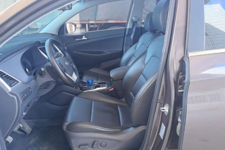 Used Hyundai Tucson 2018 1.6T Dual-Clutch Two-Wheel Drive 15th Anniversary Special Edition Left Front Seat
