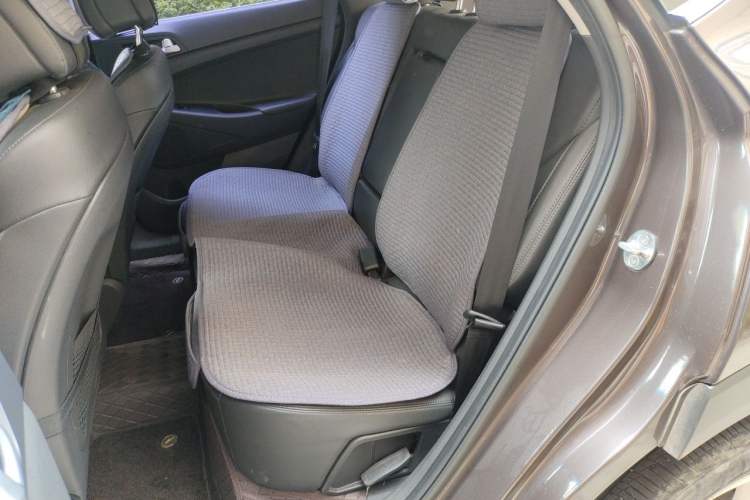 Used Hyundai Tucson 2018 1.6T Dual-Clutch Two-Wheel Drive 15th Anniversary Special Edition Left Rear Seat