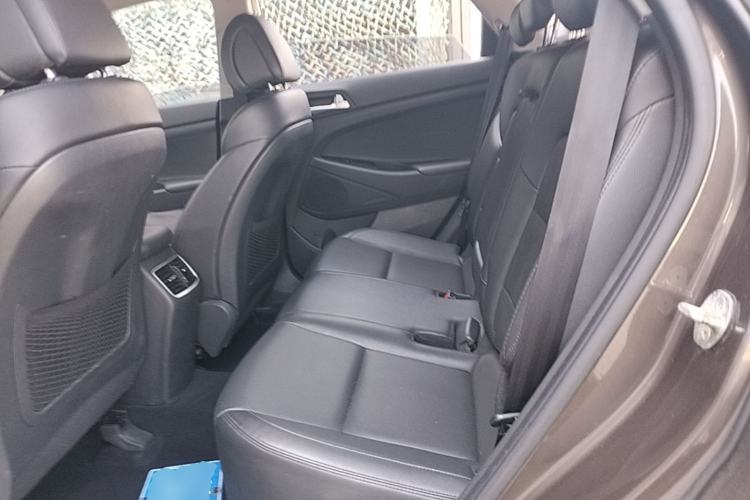 Used Hyundai Tucson 2018 1.6T Dual-Clutch Two-Wheel Drive 15th Anniversary Special Edition Left Rear Seat