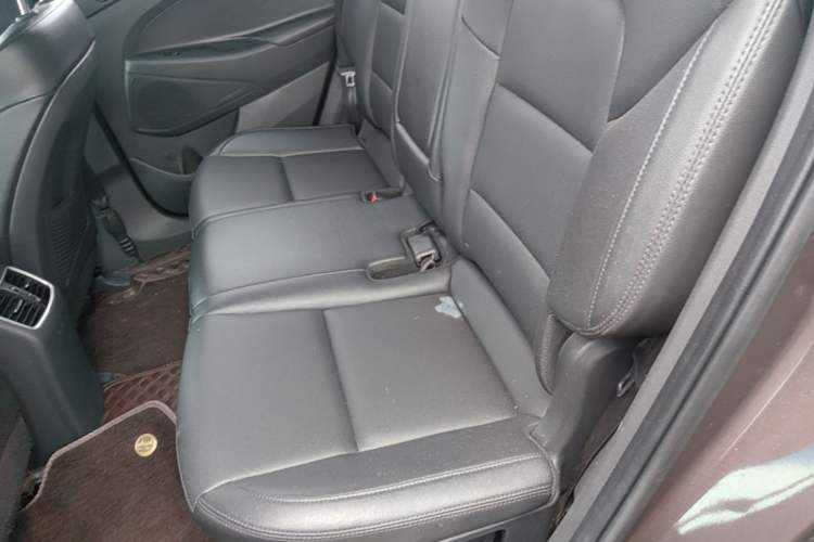 Used Hyundai Tucson 2018 1.6T Dual-Clutch Two-Wheel Drive 15th Anniversary Special Edition Left Rear Seat