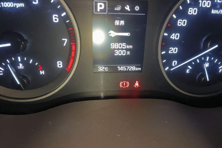 Used Hyundai Tucson 2018 1.6T Dual-Clutch Two-Wheel Drive 15th Anniversary Special Edition Odometer Close Up