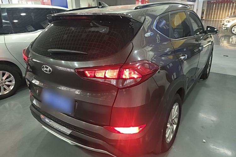 Used Hyundai Tucson 2018 1.6T Dual-Clutch Two-Wheel Drive 15th Anniversary Special Edition Rear Right 45 Deg