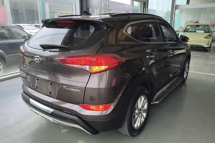 Used Hyundai Tucson 2018 1.6T Dual-Clutch Two-Wheel Drive 15th Anniversary Special Edition Rear Right 45 Deg