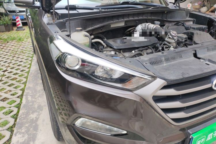 Used Hyundai Tucson 2018 1.6T Dual-Clutch Two-Wheel Drive 15th Anniversary Special Edition Right Front Headlight
