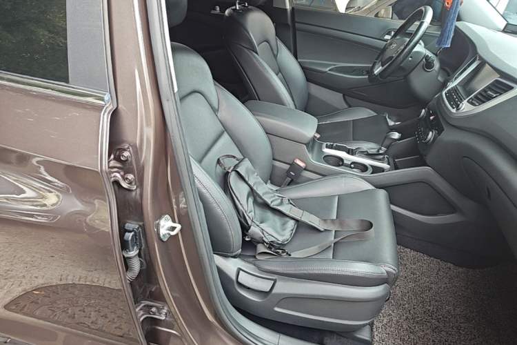 Used Hyundai Tucson 2018 1.6T Dual-Clutch Two-Wheel Drive 15th Anniversary Special Edition Right Front Seat