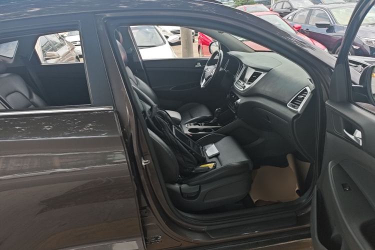 Used Hyundai Tucson 2018 1.6T Dual-Clutch Two-Wheel Drive 15th Anniversary Special Edition Right Front Seat
