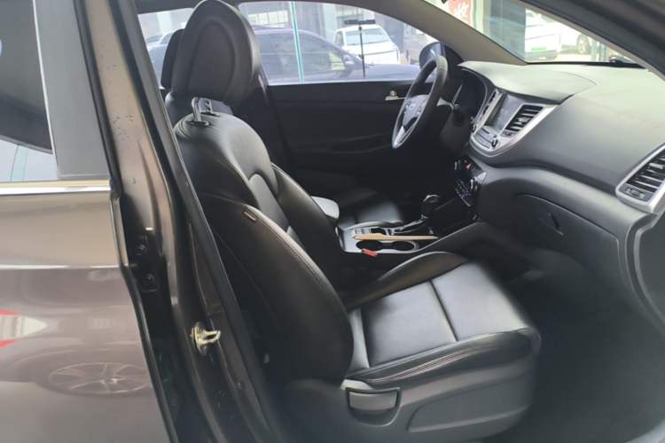 Used Hyundai Tucson 2018 1.6T Dual-Clutch Two-Wheel Drive 15th Anniversary Special Edition Right Front Seat