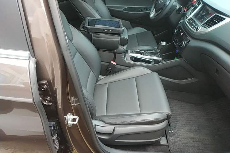 Used Hyundai Tucson 2018 1.6T Dual-Clutch Two-Wheel Drive 15th Anniversary Special Edition Right Front Seat