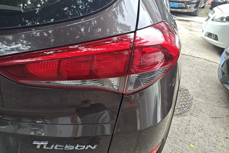 Used Hyundai Tucson 2018 1.6T Dual-Clutch Two-Wheel Drive 15th Anniversary Special Edition Right Rear Taillight