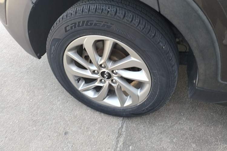 Used Hyundai Tucson 2018 1.6T Dual-Clutch Two-Wheel Drive 15th Anniversary Special Edition Right Rear Wheel Hub