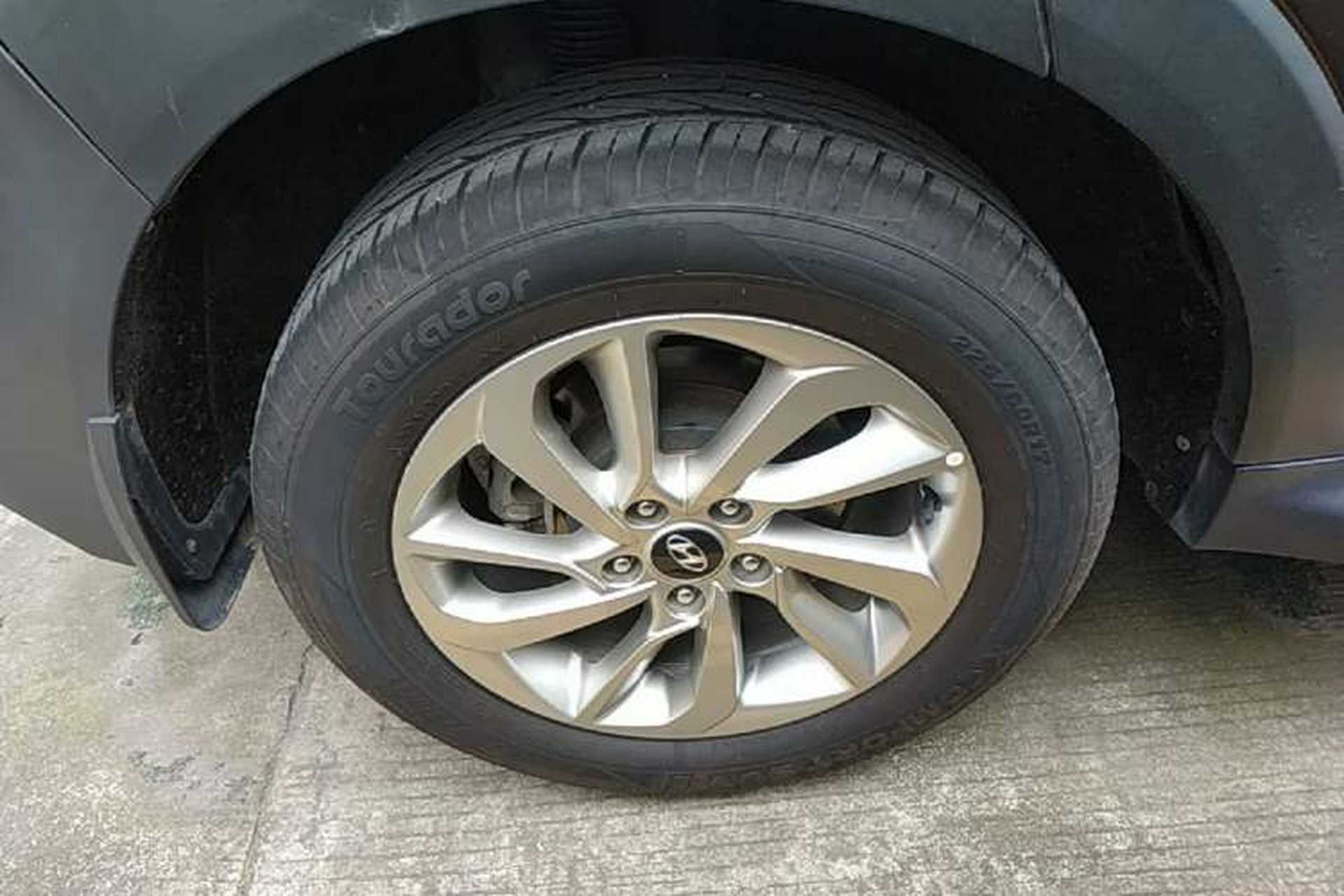 Used Hyundai Tucson 2018 1.6T Dual-Clutch Two-Wheel Drive 15th Anniversary Special Edition Right Rear Wheel Hub