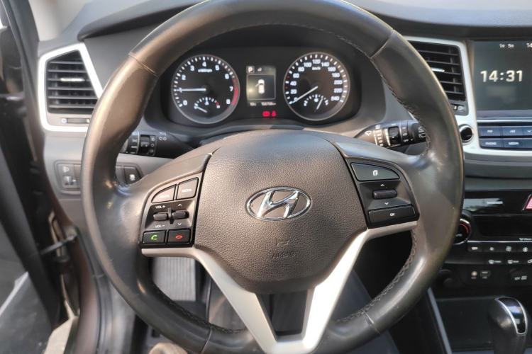 Used Hyundai Tucson 2018 1.6T Dual-Clutch Two-Wheel Drive 15th Anniversary Special Edition Steering Wheel