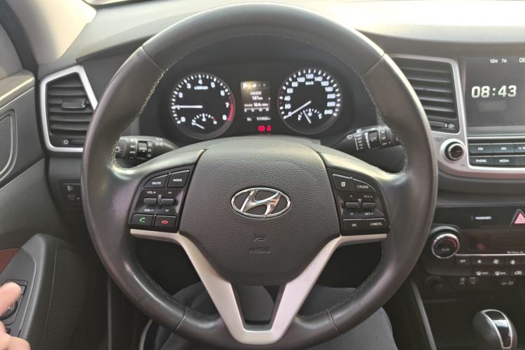 Used Hyundai Tucson 2018 1.6T Dual-Clutch Two-Wheel Drive 15th Anniversary Special Edition Steering Wheel