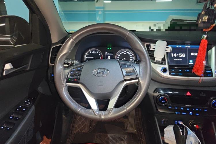 Used Hyundai Tucson 2018 1.6T Dual-Clutch Two-Wheel Drive 15th Anniversary Special Edition Steering Wheel