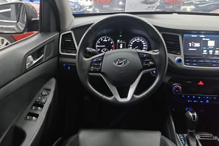 Used Hyundai Tucson 2018 1.6T Dual-Clutch Two-Wheel Drive 15th Anniversary Special Edition Steering Wheel