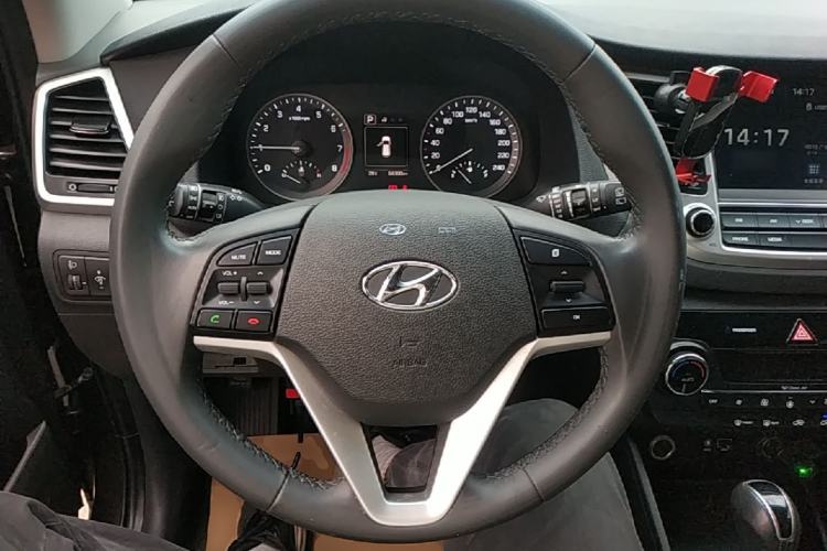 Used Hyundai Tucson 2018 1.6T Dual-Clutch Two-Wheel Drive 15th Anniversary Special Edition Steering Wheel