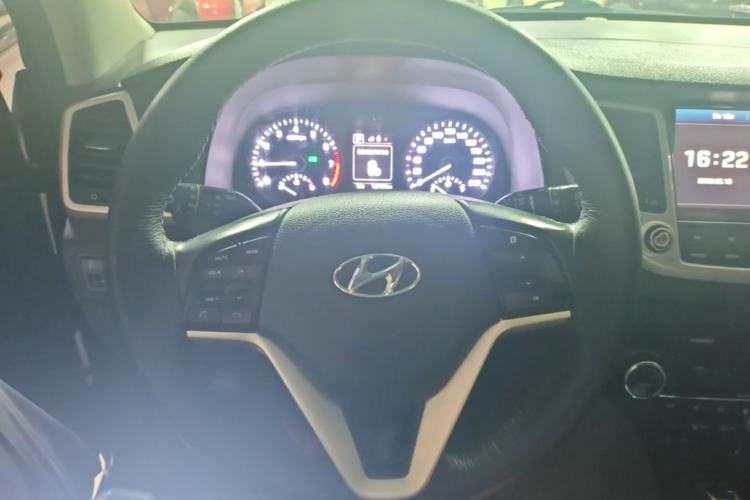 Used Hyundai Tucson 2018 1.6T Dual-Clutch Two-Wheel Drive 15th Anniversary Special Edition Steering Wheel