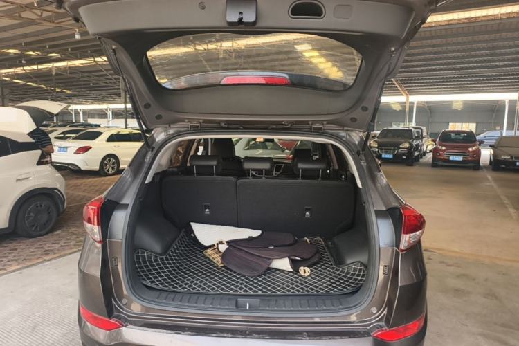 Used Hyundai Tucson 2018 1.6T Dual-Clutch Two-Wheel Drive 15th Anniversary Special Edition Trunk