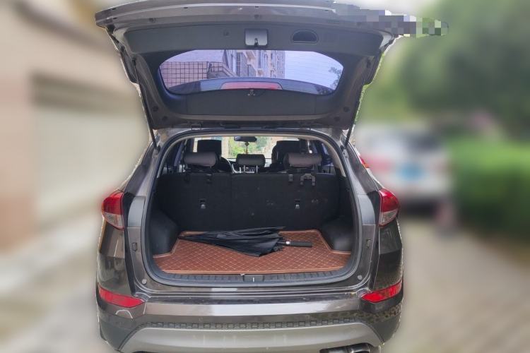 Used Hyundai Tucson 2018 1.6T Dual-Clutch Two-Wheel Drive 15th Anniversary Special Edition Trunk