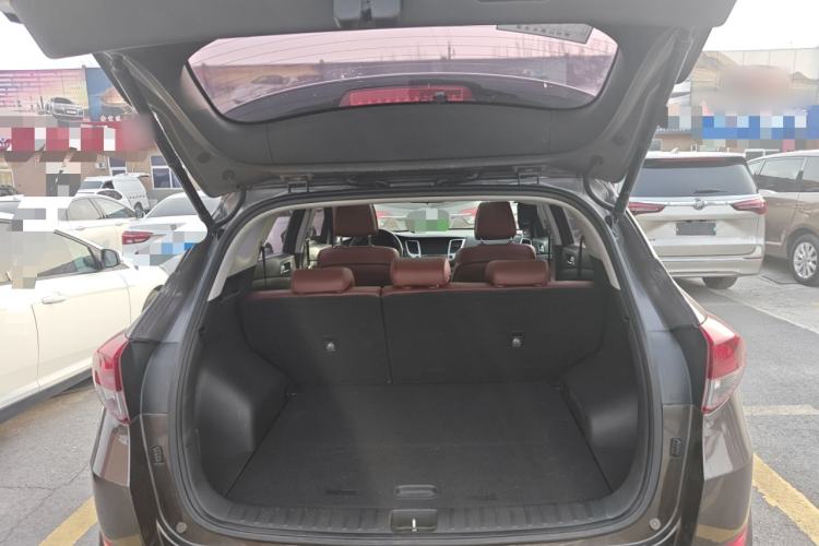 Used Hyundai Tucson 2018 1.6T Dual-Clutch Two-Wheel Drive 15th Anniversary Special Edition Trunk