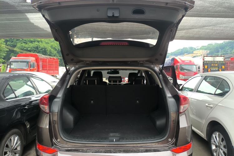 Used Hyundai Tucson 2018 1.6T Dual-Clutch Two-Wheel Drive 15th Anniversary Special Edition Trunk