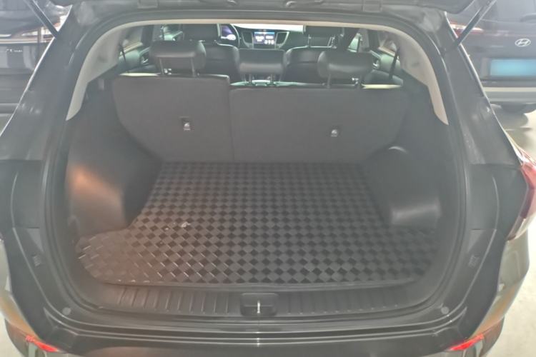 Used Hyundai Tucson 2018 1.6T Dual-Clutch Two-Wheel Drive 15th Anniversary Special Edition Trunk