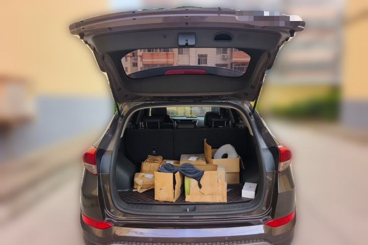 Used Hyundai Tucson 2018 1.6T Dual-Clutch Two-Wheel Drive 15th Anniversary Special Edition Trunk