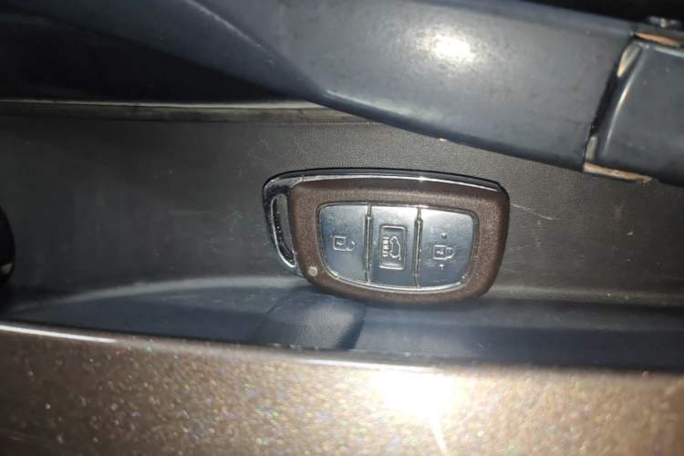 Used Hyundai Tucson 2018 1.6T Dual-Clutch Two-Wheel Drive 15th Anniversary Special Edition Vehicle Key