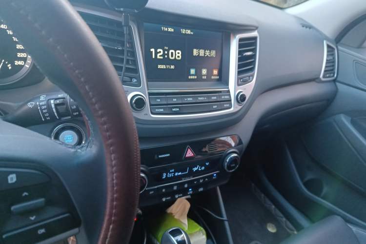 Used Hyundai Tucson 2018 1.6T Dual-Clutch Two-Wheel Drive 15th Anniversary Special Edition Audio And AC Panel