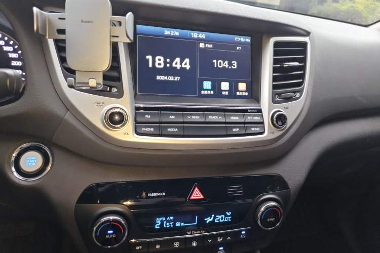 Used Hyundai Tucson 2018 1.6T Dual-Clutch Two-Wheel Drive 15th Anniversary Special Edition Audio And AC Panel