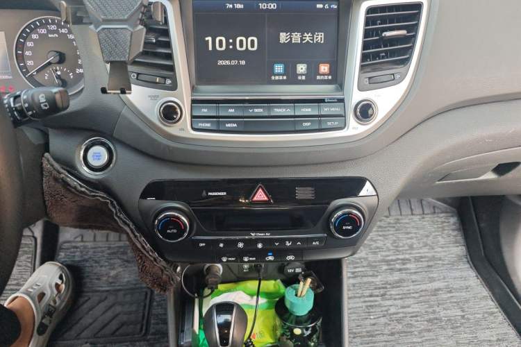 Used Hyundai Tucson 2018 1.6T Dual-Clutch Two-Wheel Drive 15th Anniversary Special Edition Audio And AC Panel
