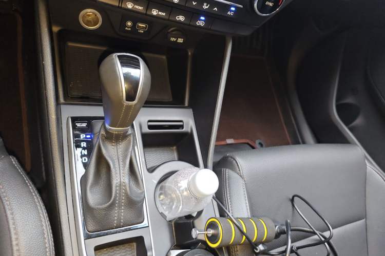 Used Hyundai Tucson 2018 1.6T Dual-Clutch Two-Wheel Drive 15th Anniversary Special Edition Gear Lever