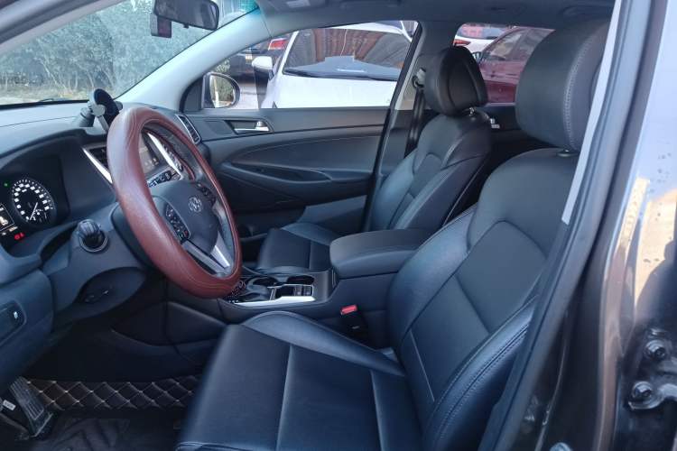 Used Hyundai Tucson 2018 1.6T Dual-Clutch Two-Wheel Drive 15th Anniversary Special Edition Left Front Seat