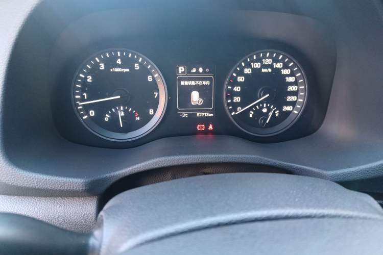 Used Hyundai Tucson 2018 1.6T Dual-Clutch Two-Wheel Drive 15th Anniversary Special Edition Odometer Close Up
