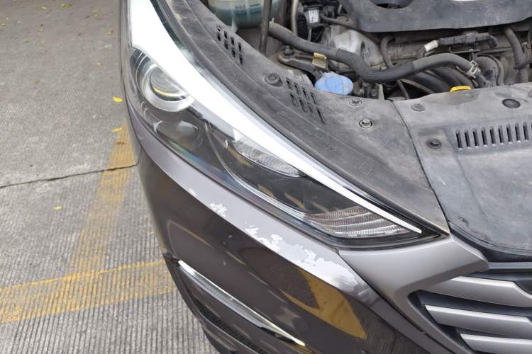 Used Hyundai Tucson 2018 1.6T Dual-Clutch Two-Wheel Drive 15th Anniversary Special Edition Right Front Headlight