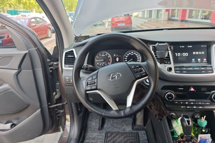 Used Hyundai Tucson 2018 1.6T Dual-Clutch Two-Wheel Drive 15th Anniversary Special Edition Steering Wheel