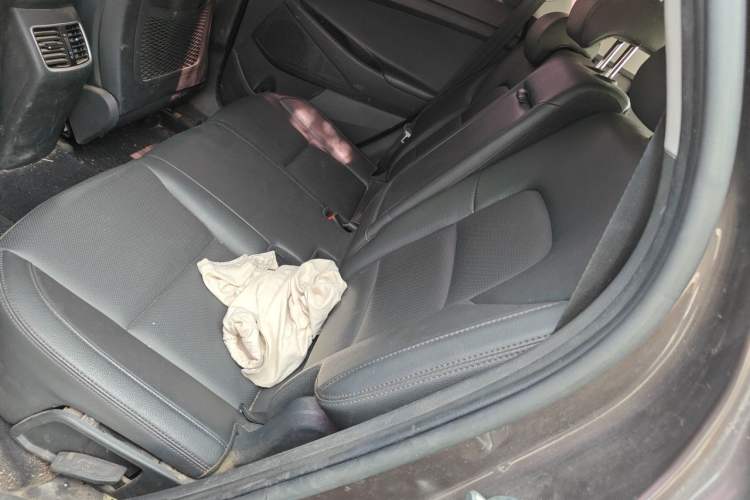 Used Hyundai Tucson 2018 1.6T Dual-Clutch Two-Wheel Drive 15th Anniversary Special Edition Left Rear Seat
