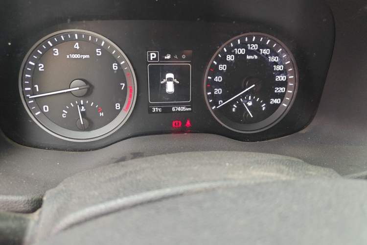Used Hyundai Tucson 2018 1.6T Dual-Clutch Two-Wheel Drive 15th Anniversary Special Edition Odometer Close Up