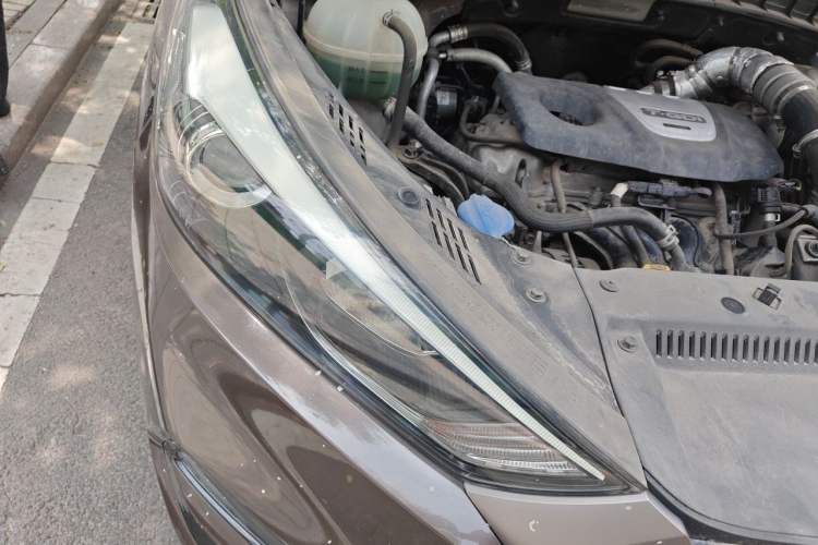 Used Hyundai Tucson 2018 1.6T Dual-Clutch Two-Wheel Drive 15th Anniversary Special Edition Right Front Headlight
