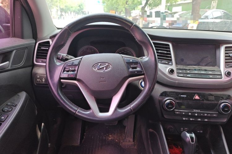 Used Hyundai Tucson 2018 1.6T Dual-Clutch Two-Wheel Drive 15th Anniversary Special Edition Steering Wheel