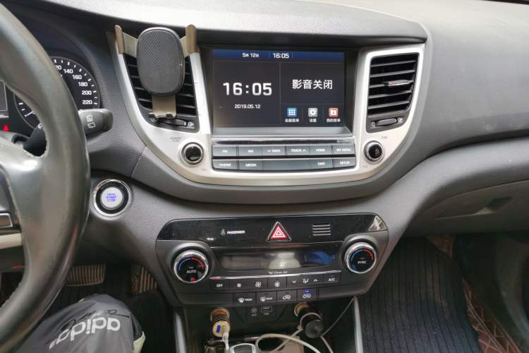 Used Hyundai Tucson 2018 1.6T Dual-Clutch Two-Wheel Drive 15th Anniversary Special Edition Audio And AC Panel