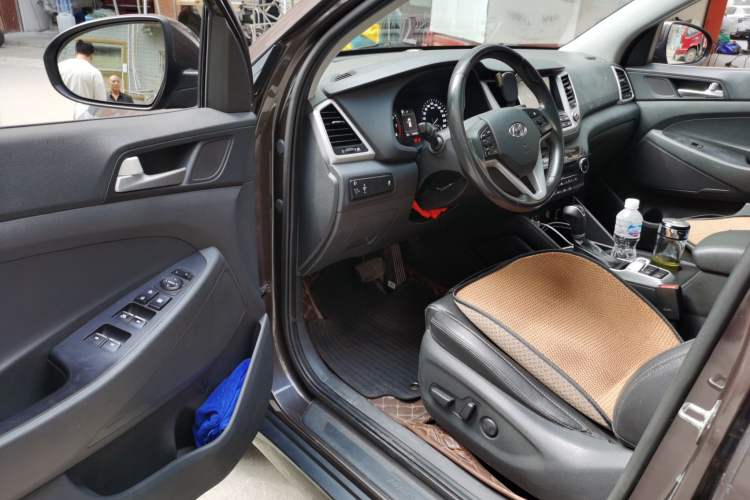 Used Hyundai Tucson 2018 1.6T Dual-Clutch Two-Wheel Drive 15th Anniversary Special Edition Driver Seat