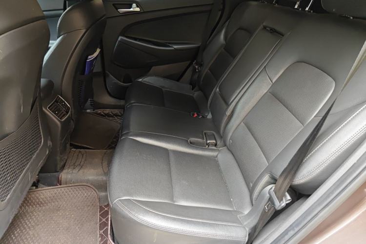 Used Hyundai Tucson 2018 1.6T Dual-Clutch Two-Wheel Drive 15th Anniversary Special Edition Left Rear Seat