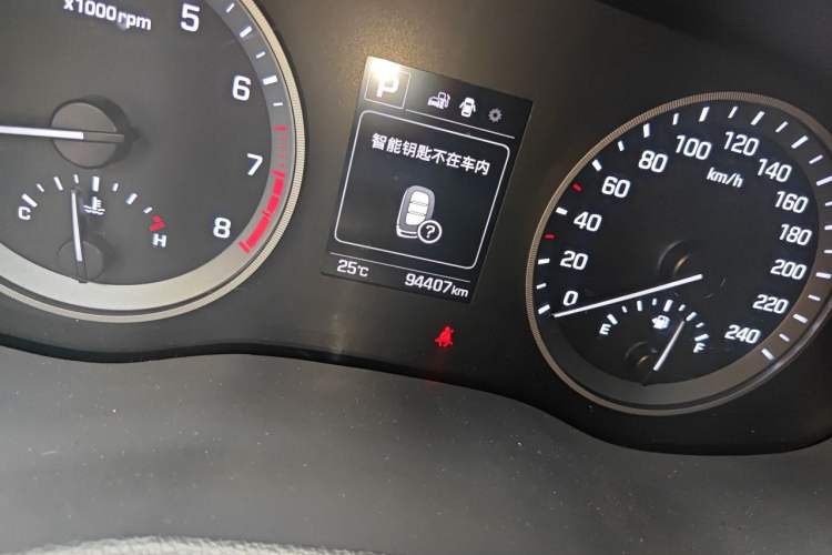 Used Hyundai Tucson 2018 1.6T Dual-Clutch Two-Wheel Drive 15th Anniversary Special Edition Odometer Close Up