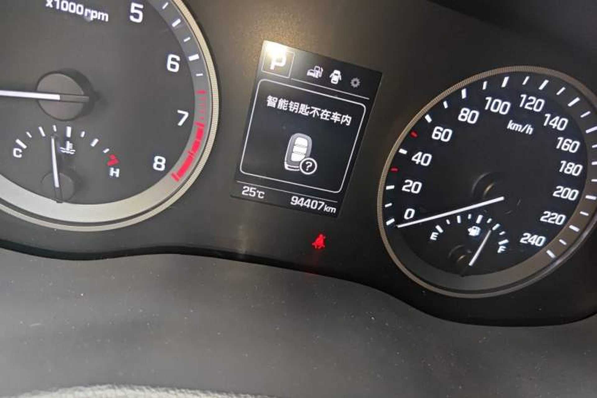 Used Hyundai Tucson 2018 1.6T Dual-Clutch Two-Wheel Drive 15th Anniversary Special Edition Odometer Close Up